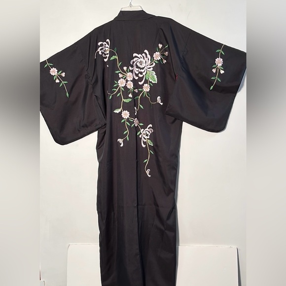 JAPANESE KIMONO NWT Floral Embroidery Red Lined w/ Pink Obi Black Obijime O/S - Picture 3 of 16